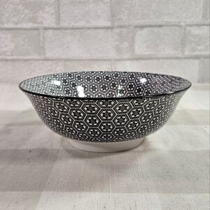 La Rochelle Porcelain Ceramic Serving Bowl Black & White Geometric Design 8.5"